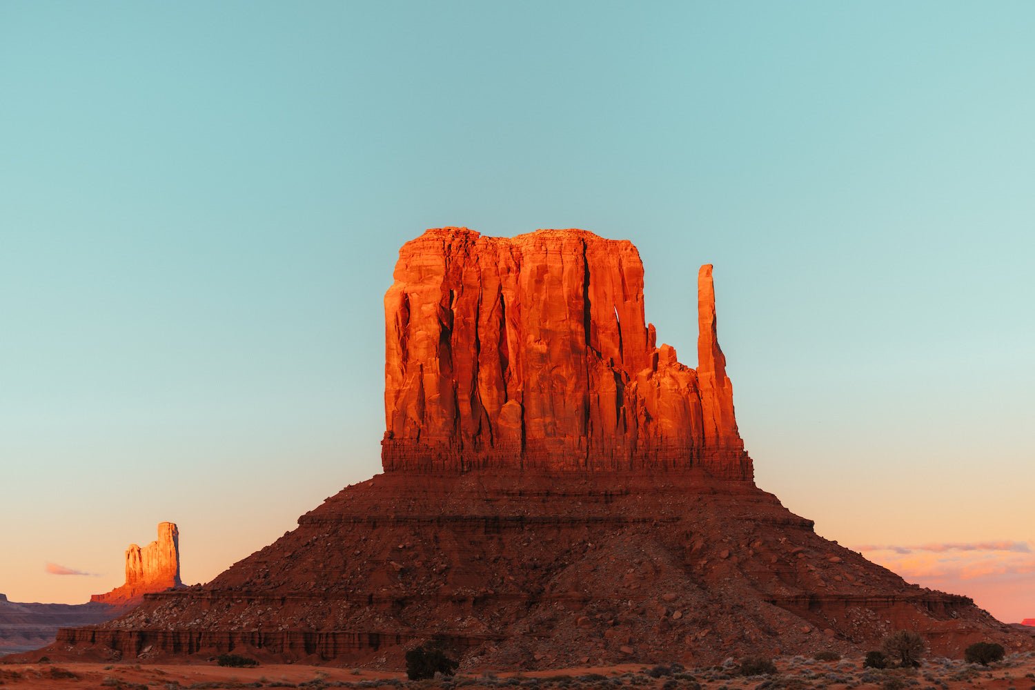 Sunset Over West Mitten Buttes - Peter Yan Studio