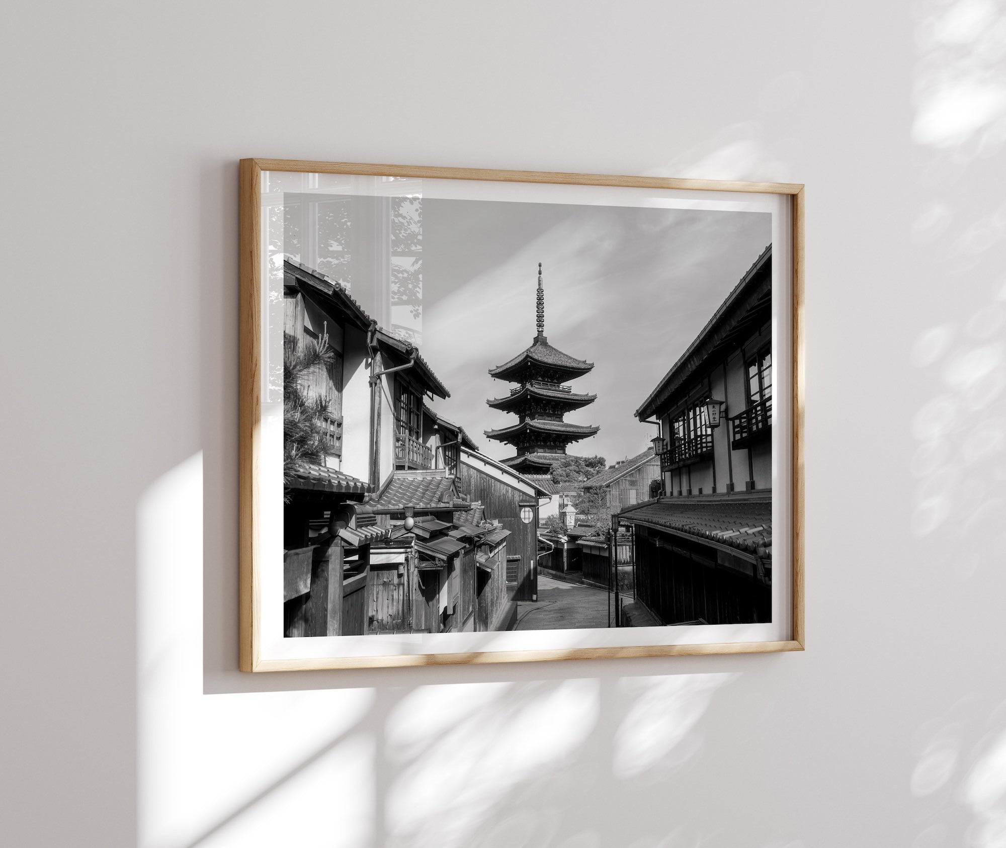 Yasaka Pagoda Black and White - Peter Yan Studio